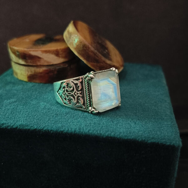 Custom silver rings in Jaipur