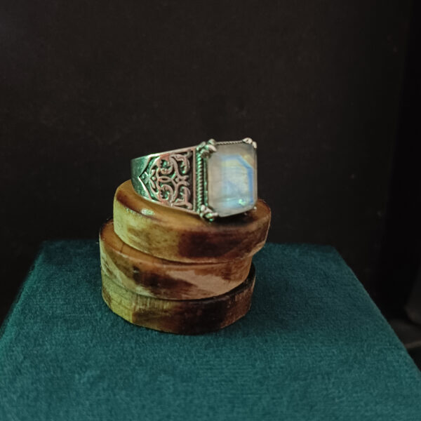 Custom silver rings in Jaipur