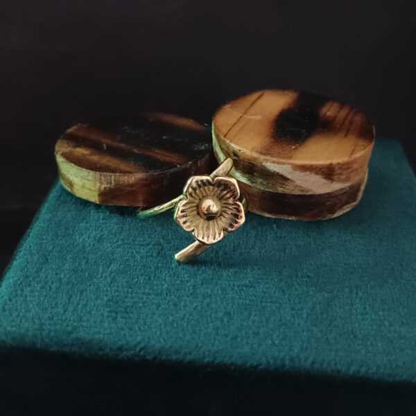 Custom silver rings in Jaipur