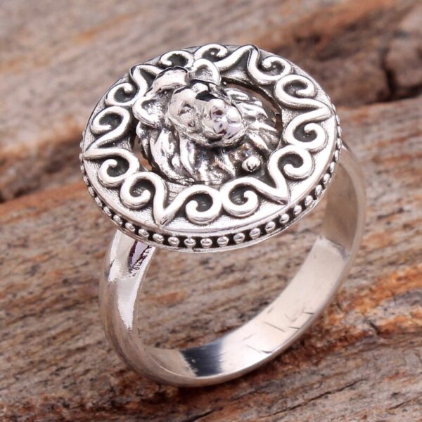 Silver anklets for women in Jaipur